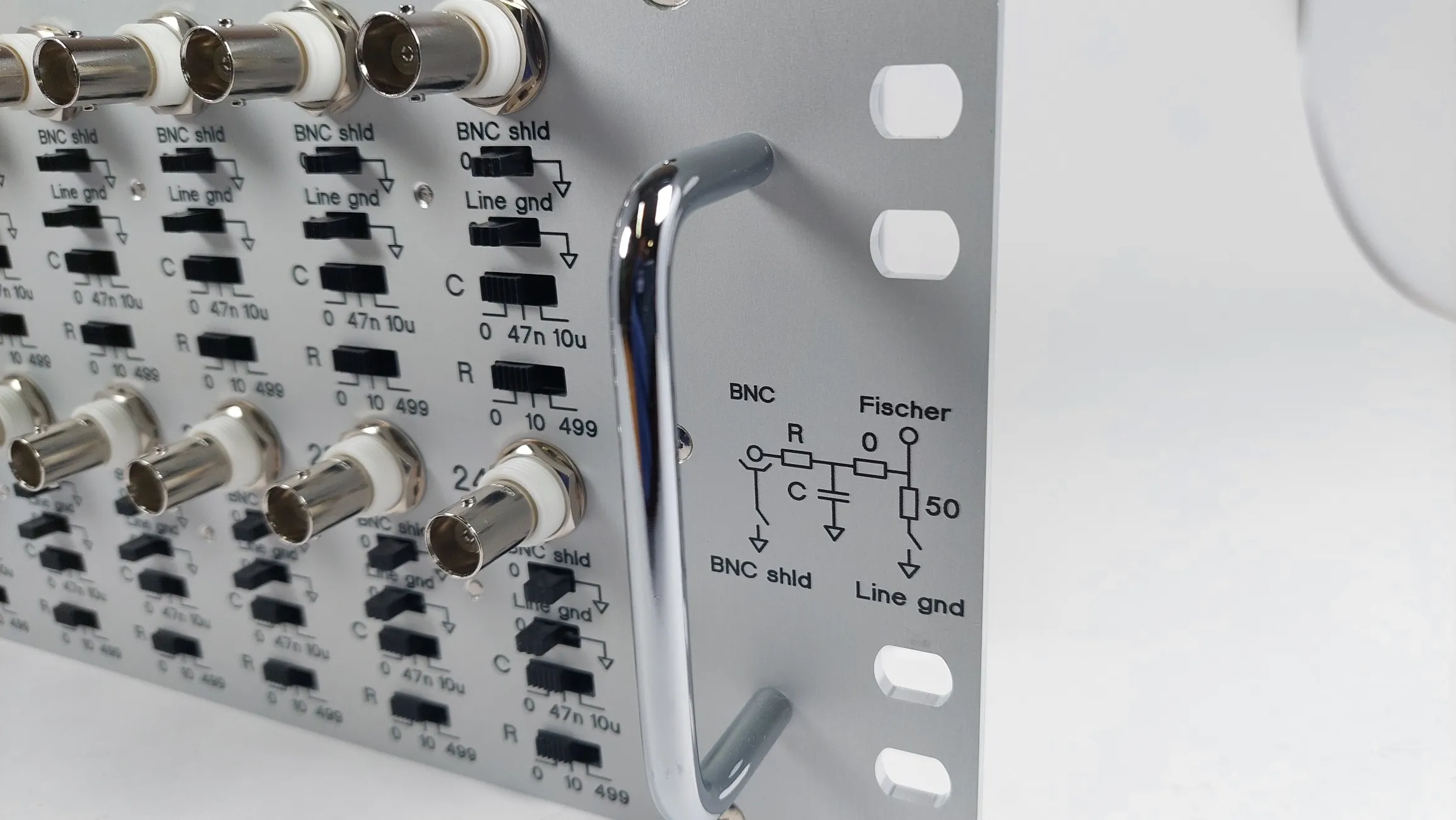 BoBoX1A breakout box with selectable filters — view 3