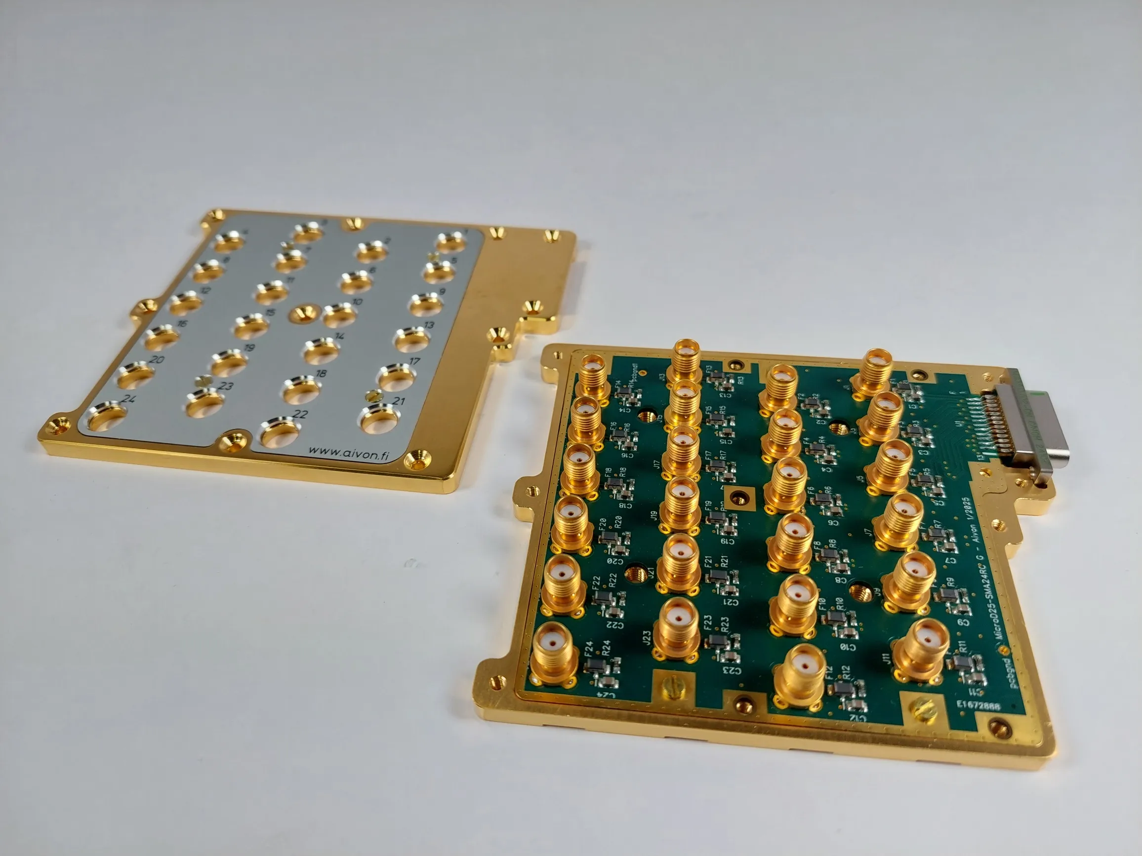 MicroD25 to 24 SMA filtered adapter — view 3