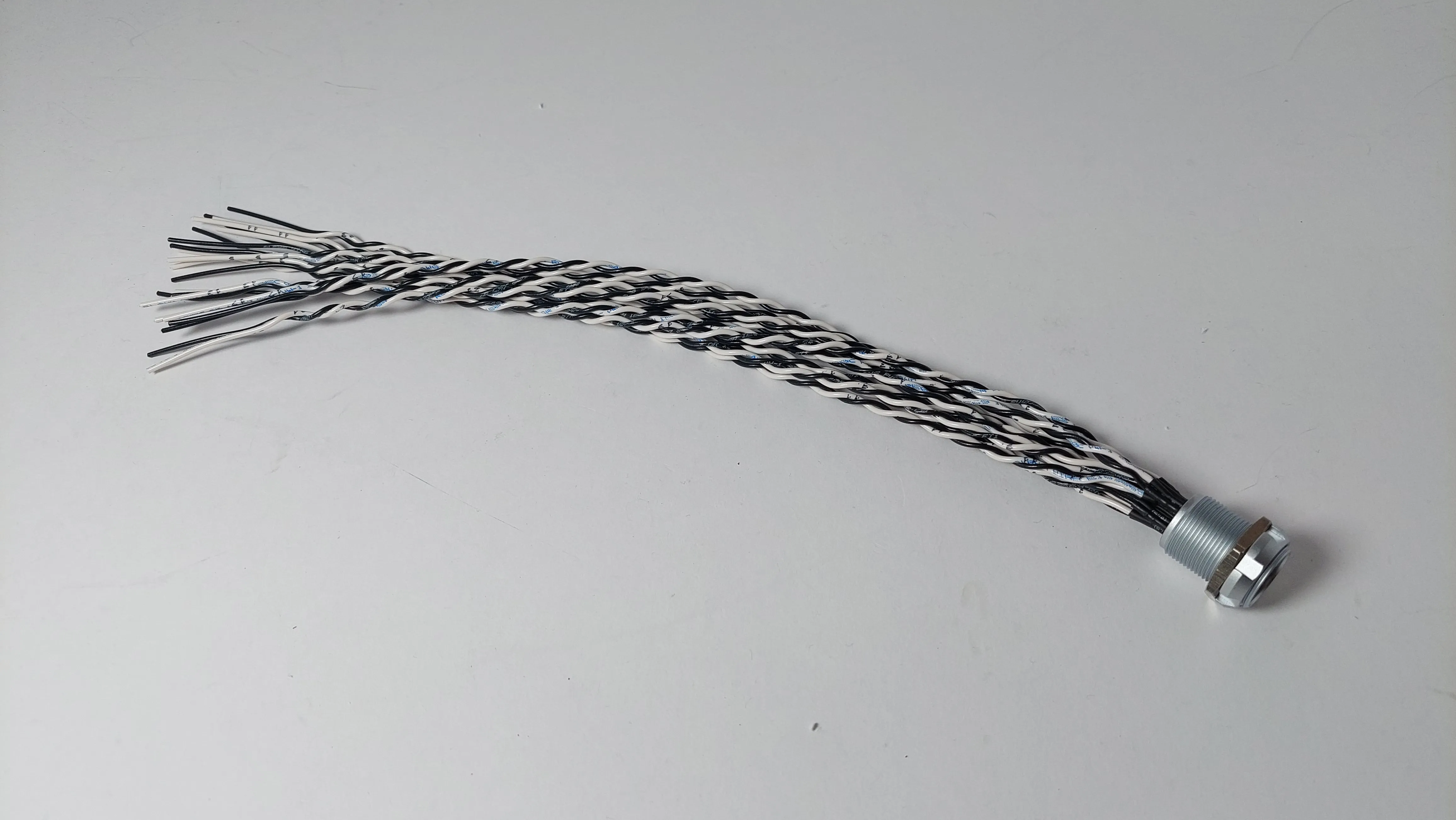 Fischer pigtail cable — view 3