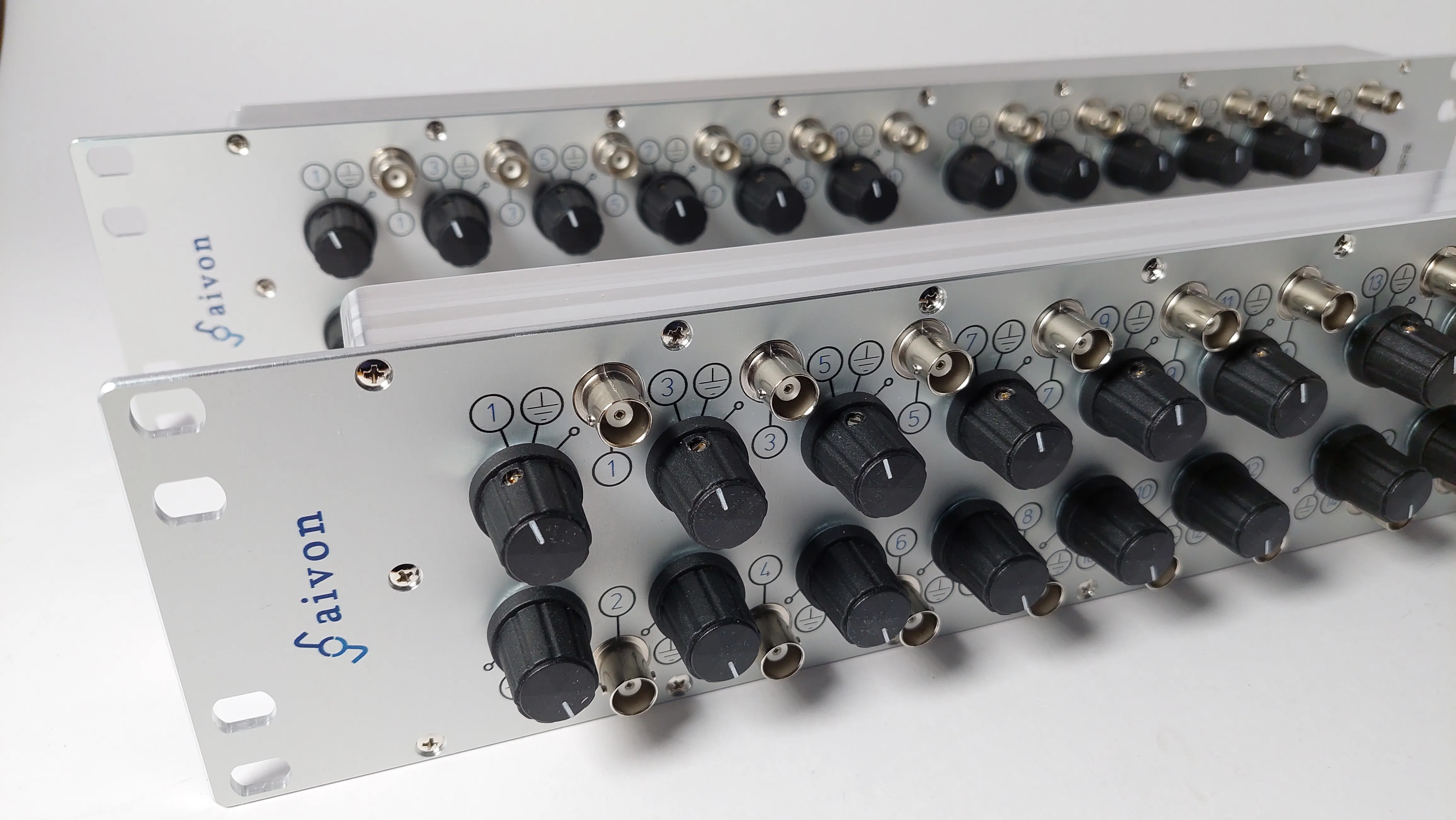 BoBoX3 breakout box with filtering — view 4
