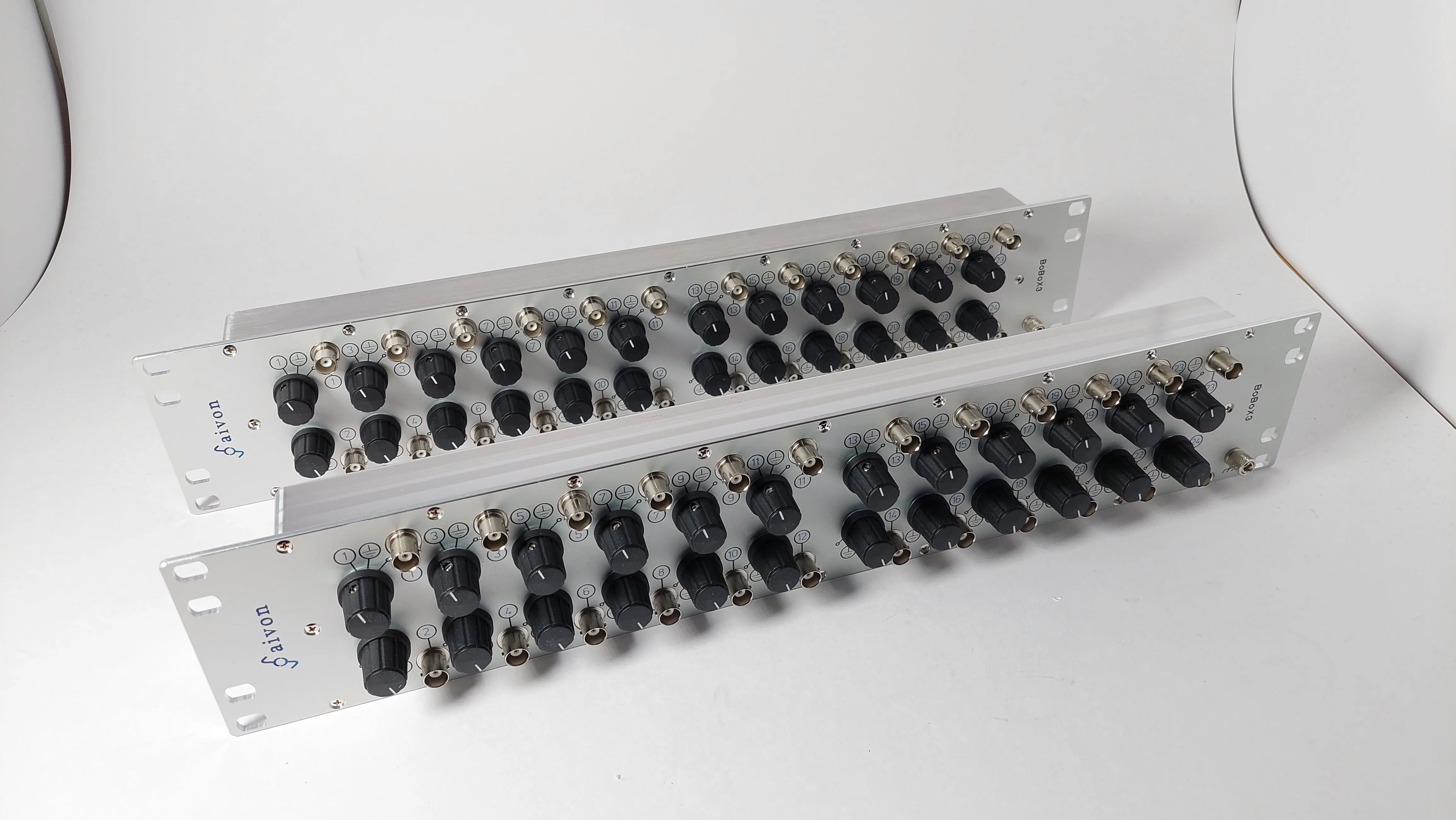 BoBoX3 breakout box with filtering — view 8